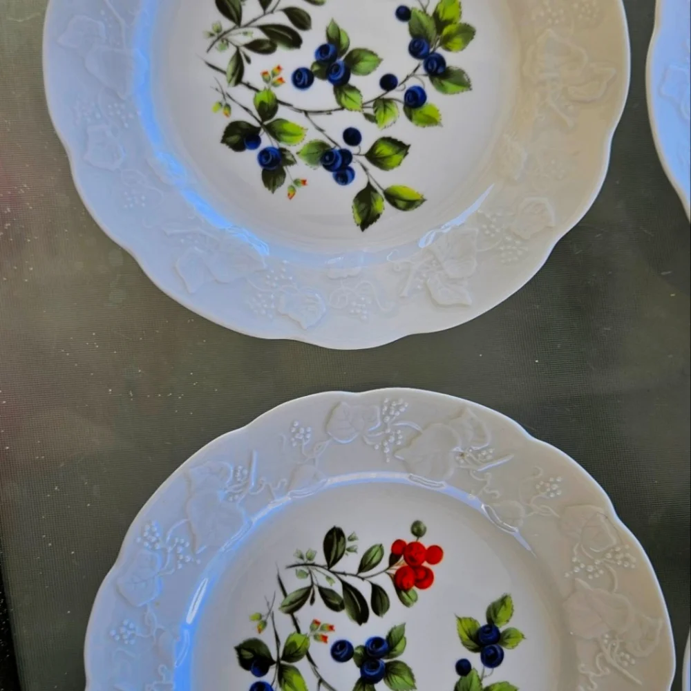 Dansk International France Dessert/Salad Plates Vintage Ivy, Berries & Vine